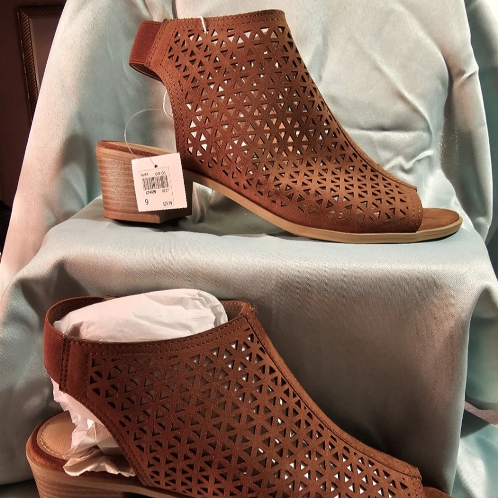 Size 9 sandals